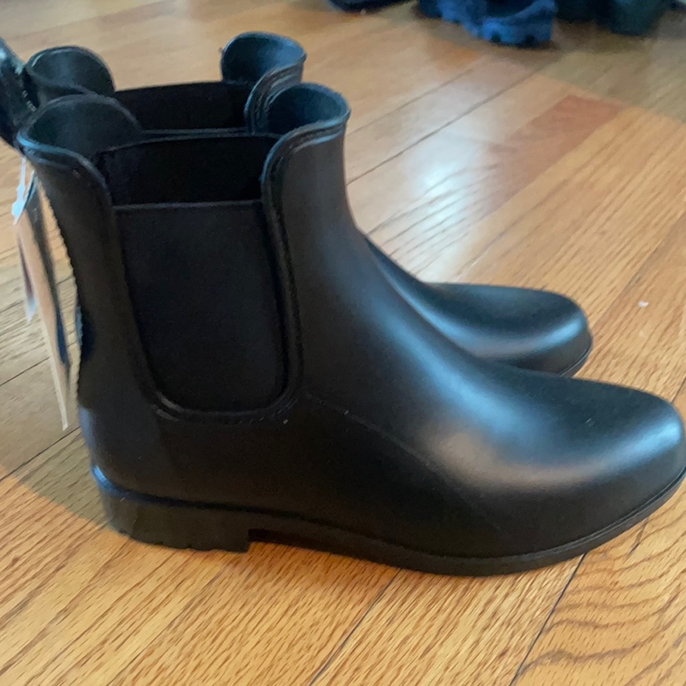 NWT waterproof boots size 7. Bundle to save!